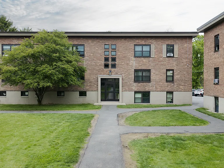 Tivoli Park Apartments — Photo 43