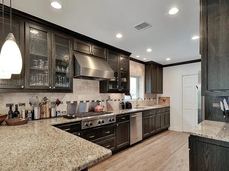 5018 Shoal Creek Blvd — Photo 15