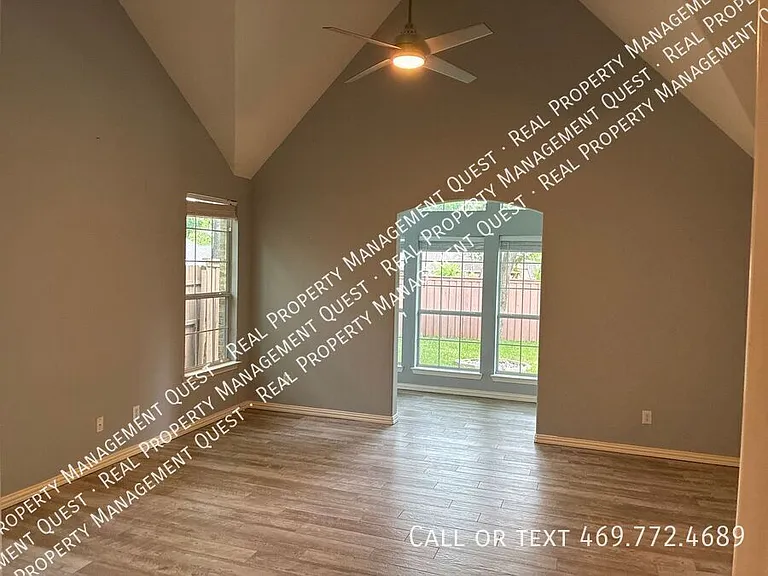 3731 Edgewood Ct — Photo 10