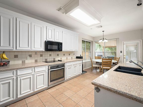 5th image of 16322 Candlerock Ct