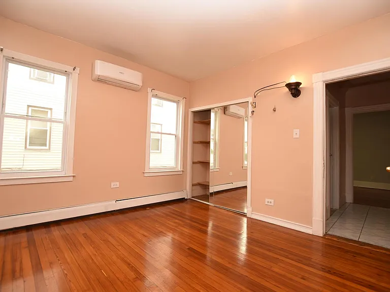 176 Adelaide St #1 — Photo 15