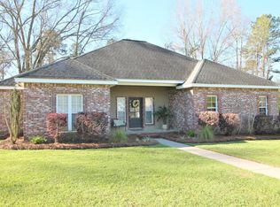 3 Cameron Place Dr, Hattiesburg, MS 39402