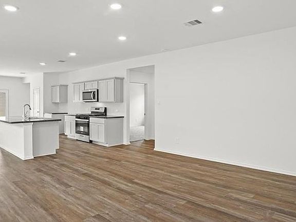 3rd image of 23907 Stardust Valley Dr
