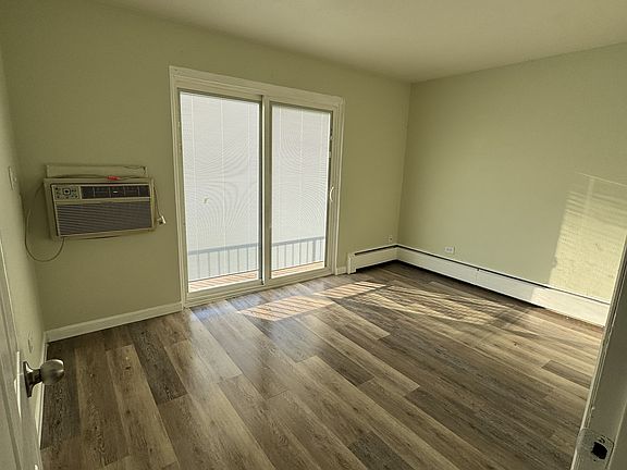5th image of 1415 Yosemite St #1