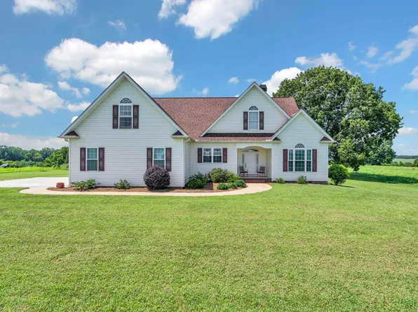 710 Aiken Rd, Woodruff, SC 29388