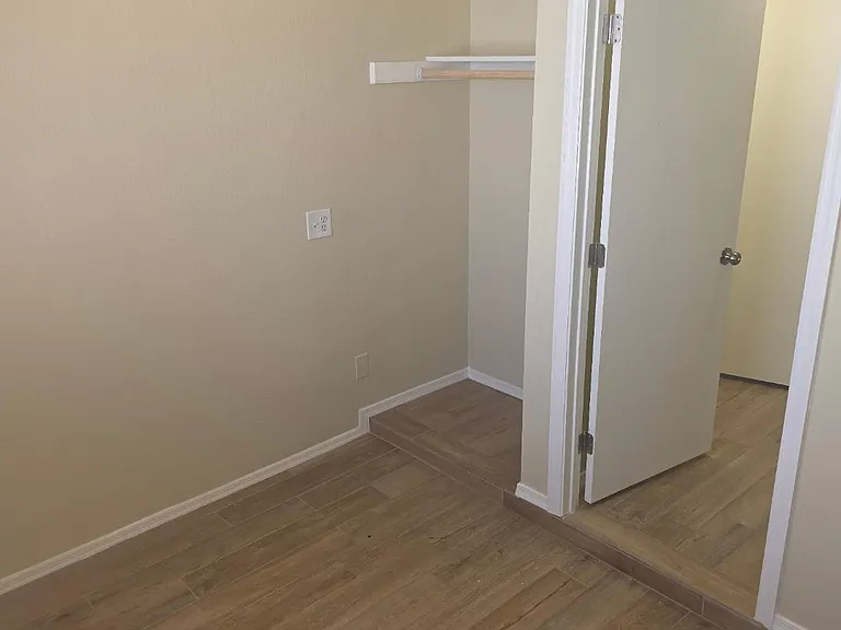1059 E Sequoia Dr — Photo 20