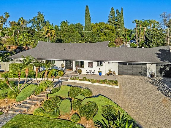 4th image of 7380 Whitegate Ave