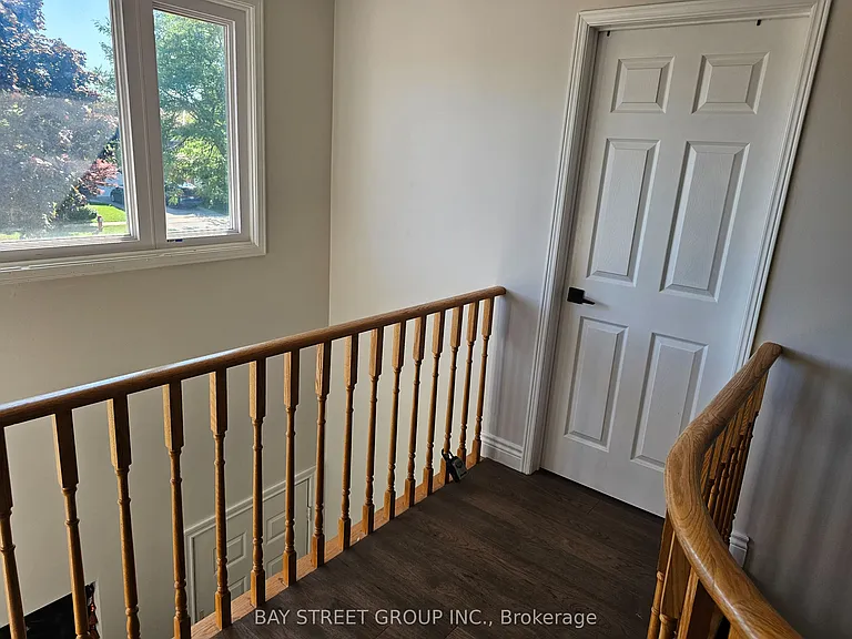 3177 Colonial Dr #UPPER1 — Photo 9