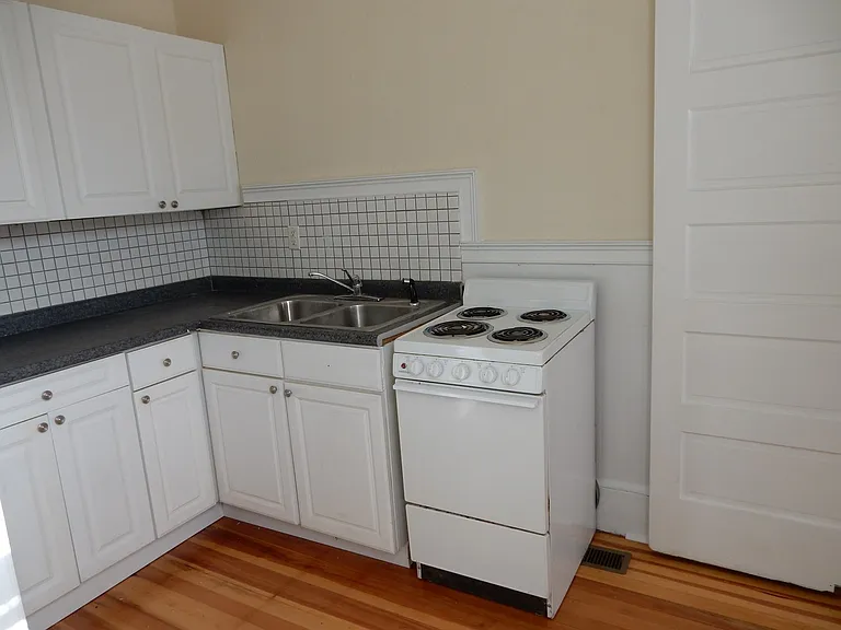 379 Walnut Ave SW — Photo 23