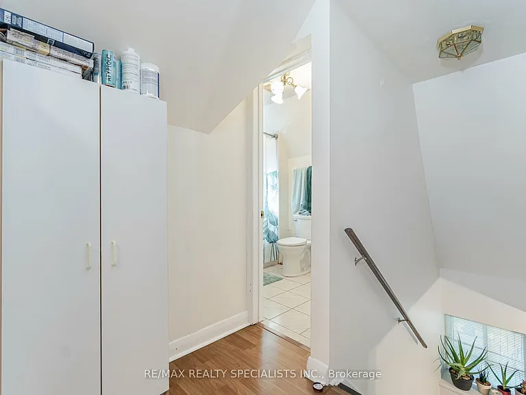 1233 Mississauga Rd — Photo 6