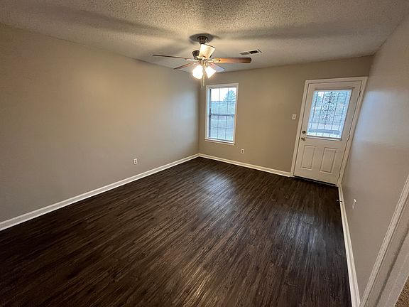 3rd image of 3311 Barbwood Dr