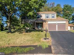 404 Lantern Ln, Lansdale, PA 19446