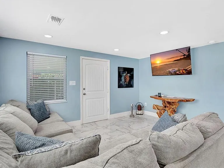 1009 Ridge St — Photo 28