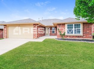 417 Choctaw Gate Dr, Yukon, OK 73099