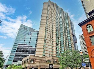 38 Elm St #2206-C01, Toronto, ON M5G 2K5