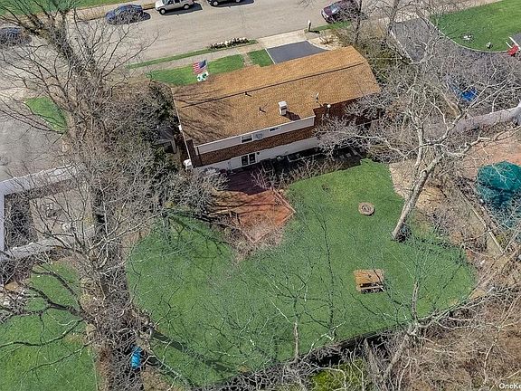 2nd image of 9 Lehigh Ln