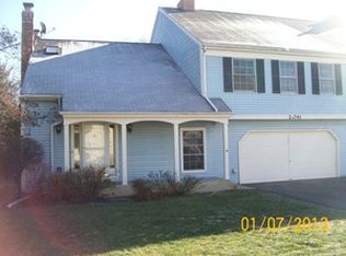 2S741 Grove Ln, Warrenville, IL 60555