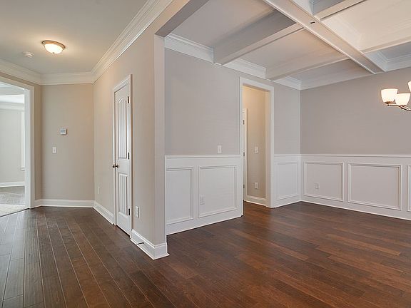 4th image of 2520 Sunflower Dr