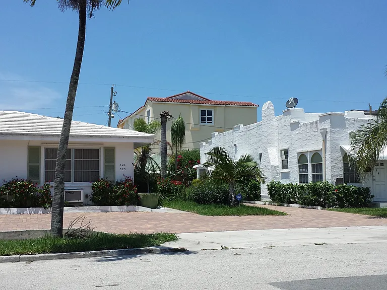 319 Kenilworth Blvd #B — Photo 32