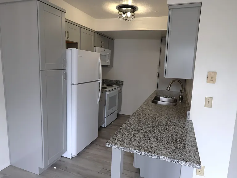 1060 N 375 W — Photo 8