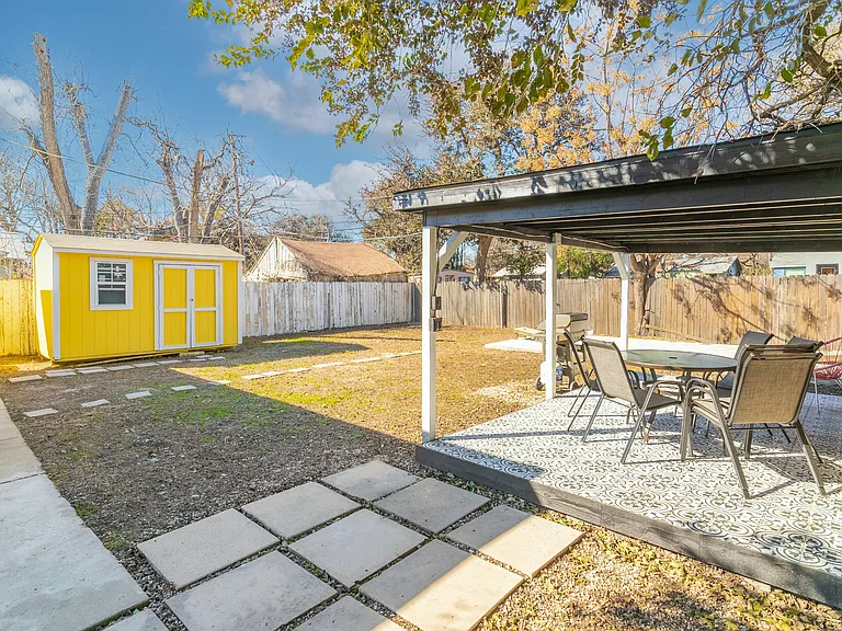 475 E French Pl — Photo 26