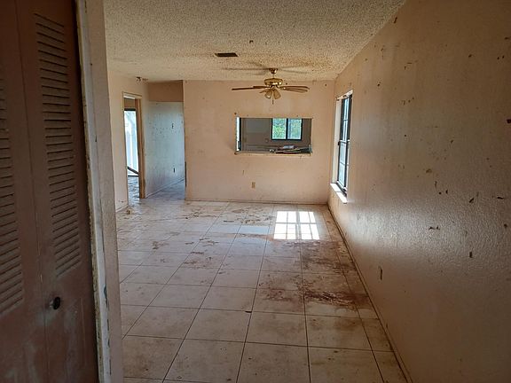 5th image of 253 SW Sterret Cir