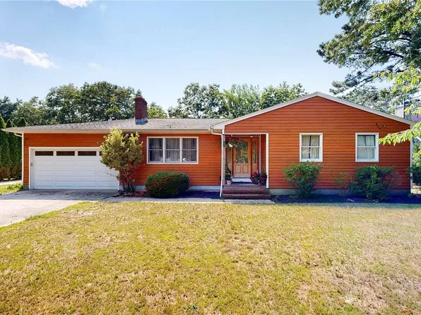 59 Topping Drive, Riverhead, NY 11901