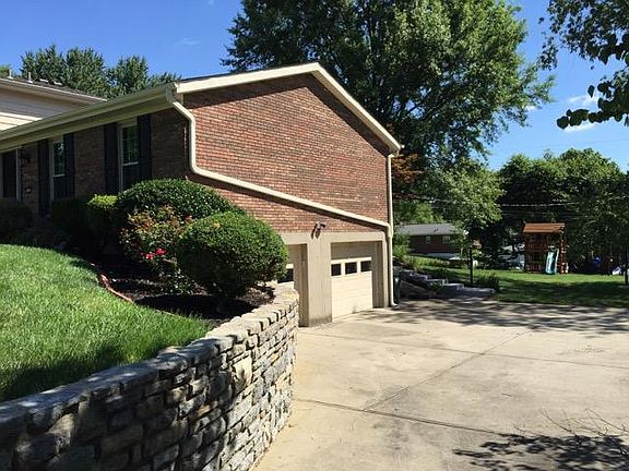 2nd image of 8200 N Dilcrest Cir