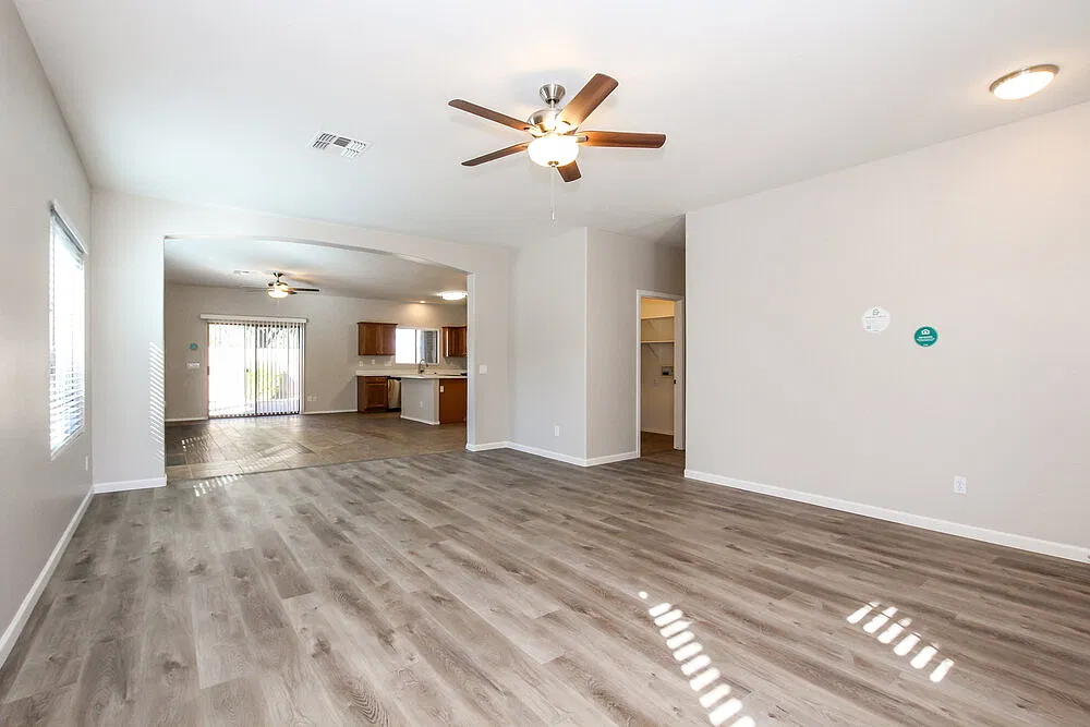 4 bed, 2.0 bath, 1930 sqft, $2,000 — Photo 4