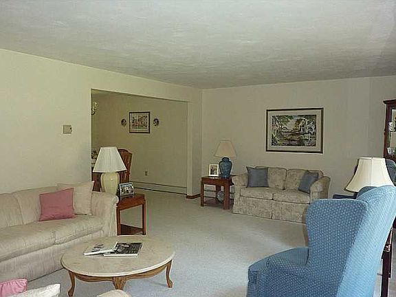 4th image of 10 Black Oak Ct