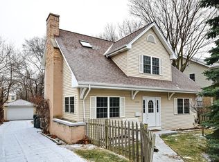 2130 Hickory Ct, Glenview, IL