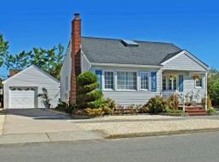 19 S 33rd St, Beach Haven Gardens, NJ