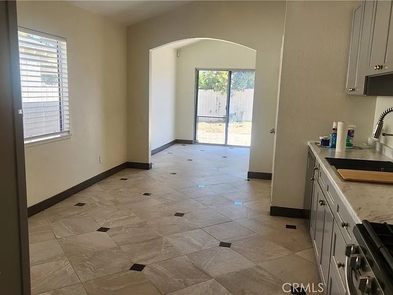 27312 Pinavete — Photo 16