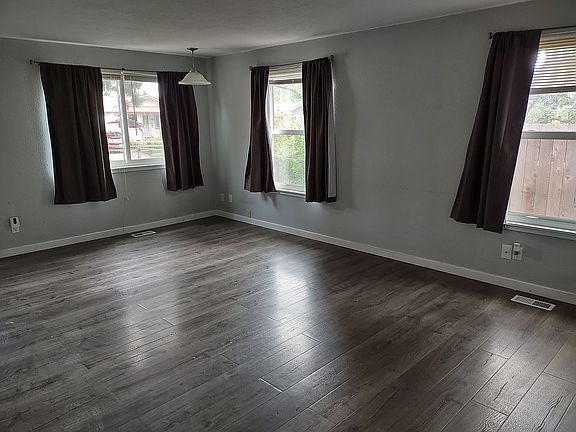 2nd image of 782 SE Marion Ave