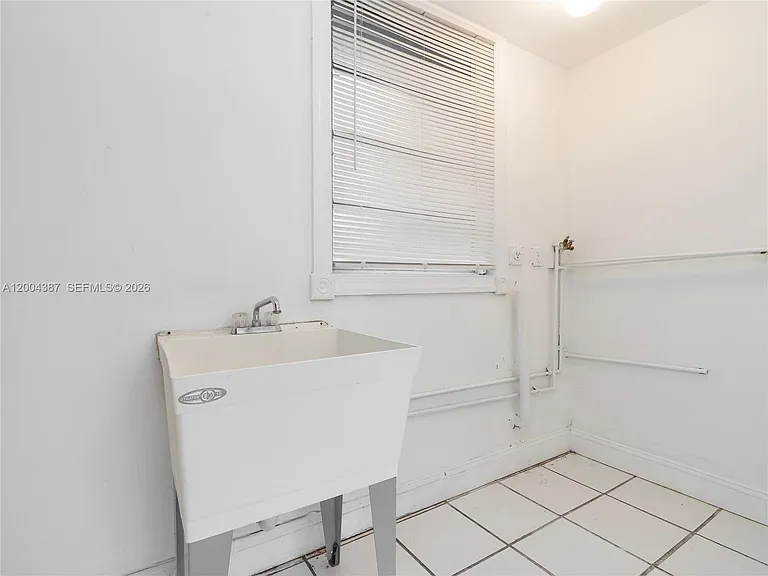 1125 NE 10th Ave — Photo 12