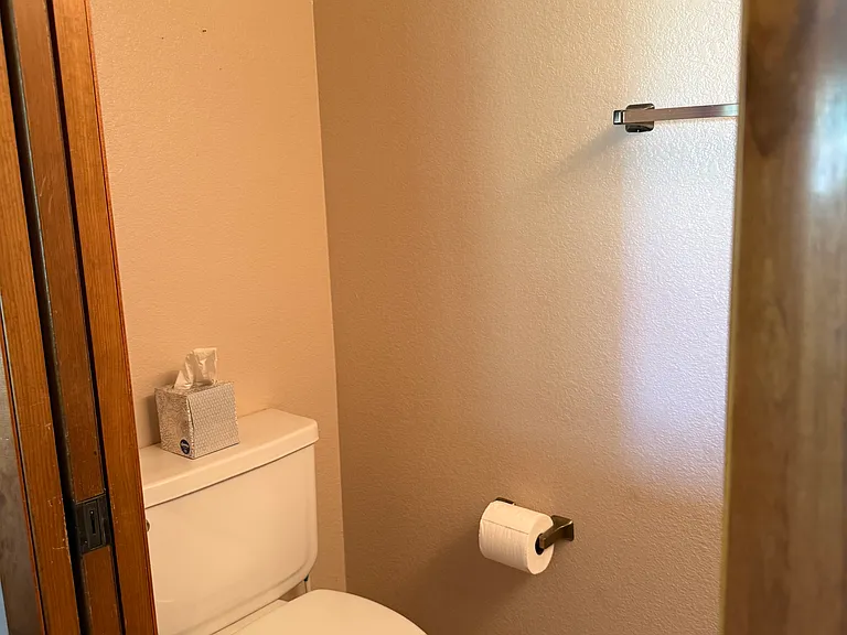 Downstairs 1/2 bath