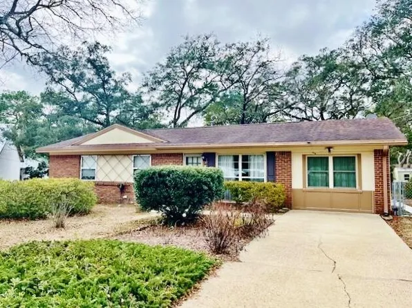 251 Glenview Ave, Valparaiso, FL 32580