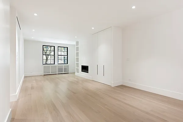 1160 Fifth Avenue #406