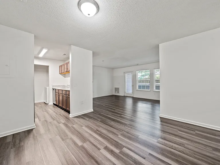 Salem Run Apartment Homes — Photo 9