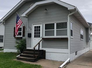 322 6th Ave N, Clinton, IA 52732