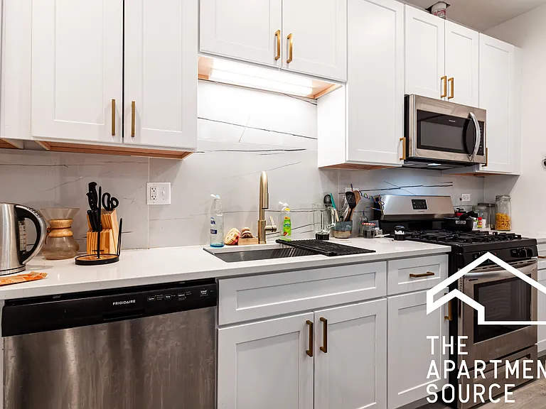 4937 N Saint Louis Ave #2S — Photo 4