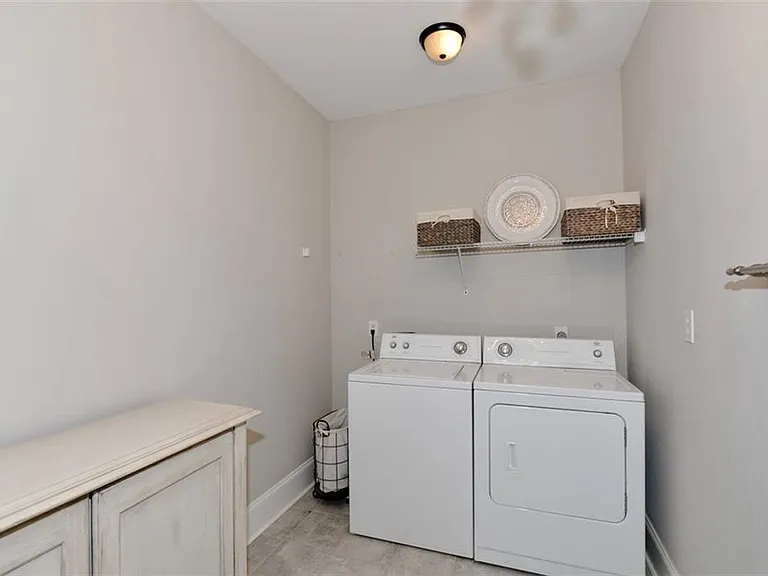 310 Windsor Gate Cv — Photo 29