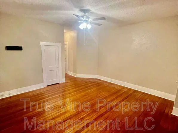 253 Post Ave APT 1, San Antonio, TX 78215