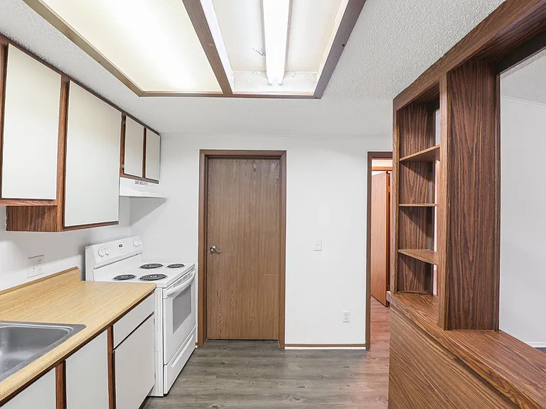 1373 Montgomery Ct — Photo 21