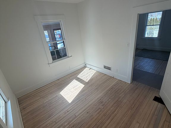 2nd image of 1-10 Beam Ave