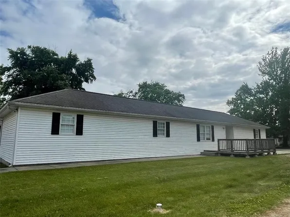1605 10th St, Charleston, IL 61920