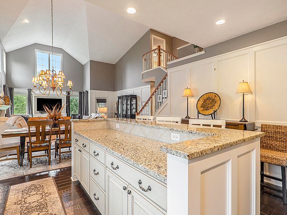 5th image of 10 Peartree Ln NE #24