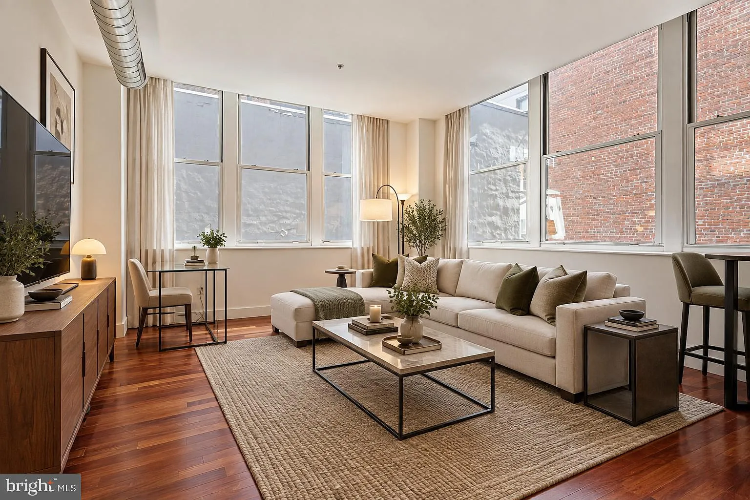 1101 Locust St — Photo 1