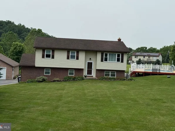 191 Meadow Dr, Mohrsville, PA 19541