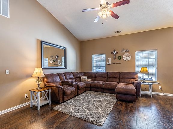 5th image of 2854 Avenue Of The Park